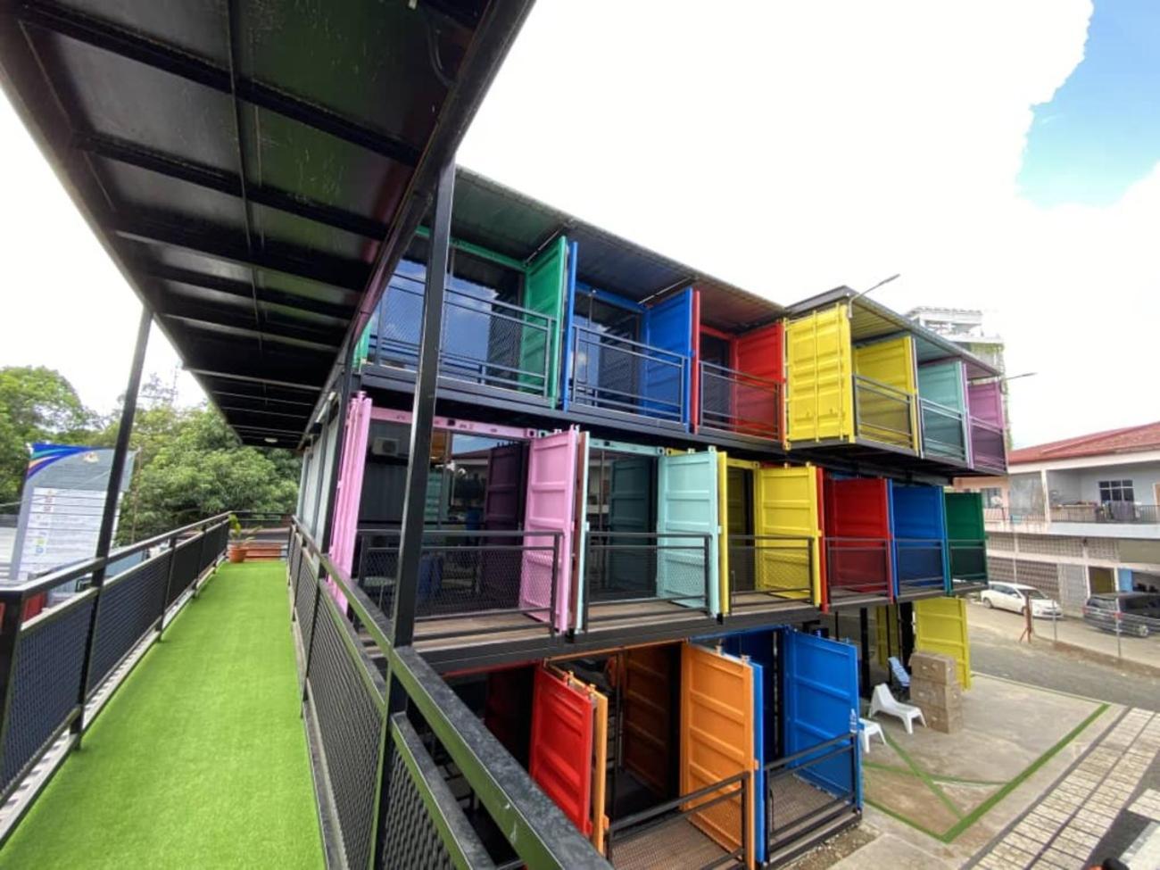 Boxinn The Kontena Home Semporna Dış mekan fotoğraf