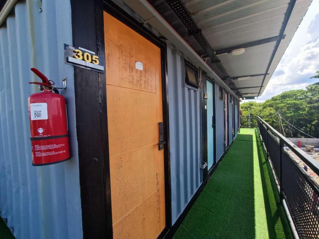 Boxinn The Kontena Home Semporna Dış mekan fotoğraf
